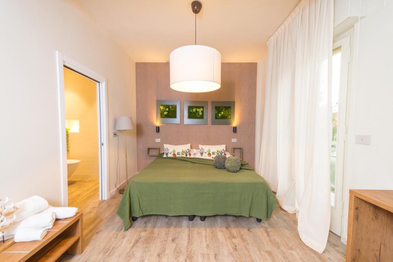 Hotel Rex Габиче Маре Екстериор снимка