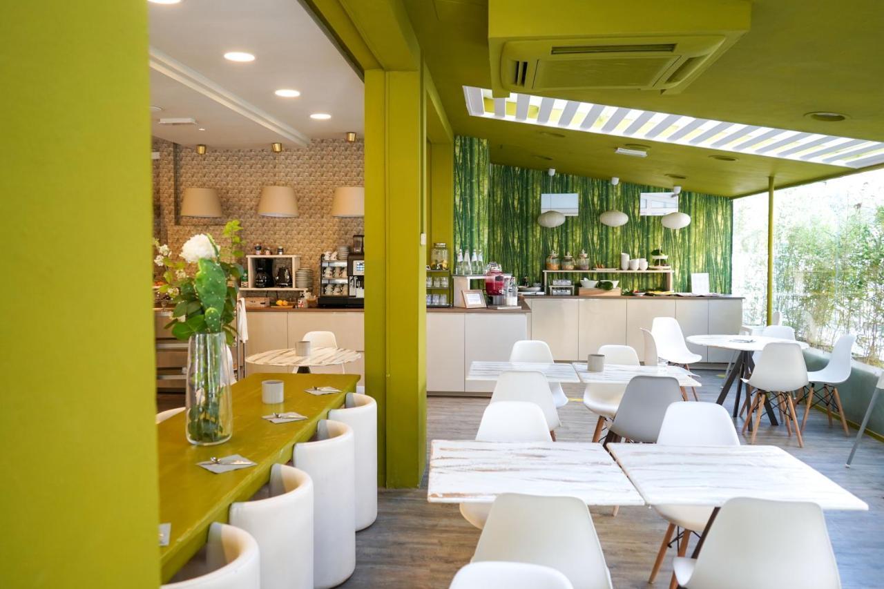 Hotel Rex Габиче Маре Екстериор снимка