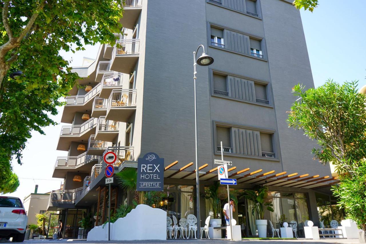 Hotel Rex Габиче Маре Екстериор снимка