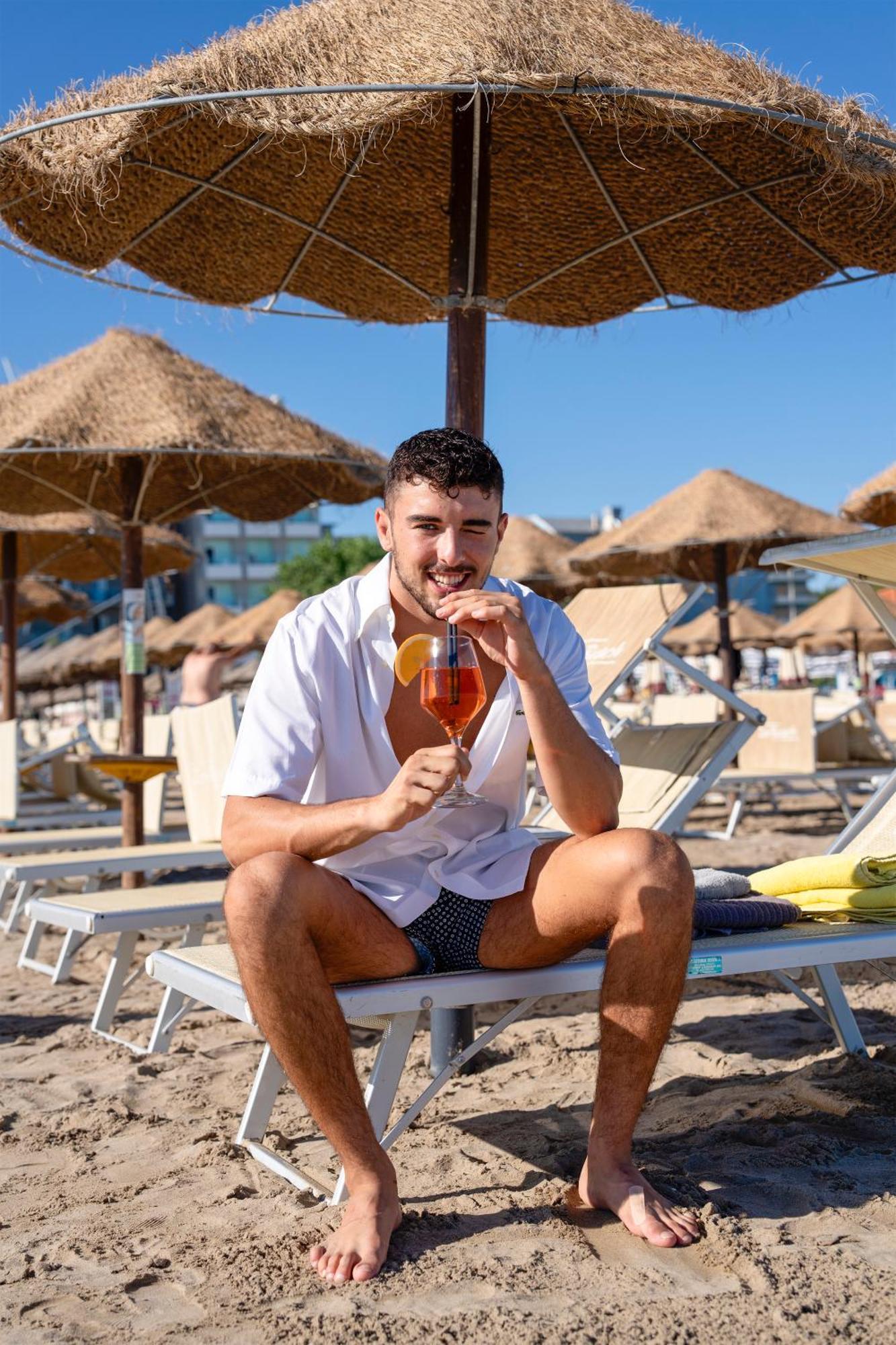 Hotel Rex Габиче Маре Екстериор снимка