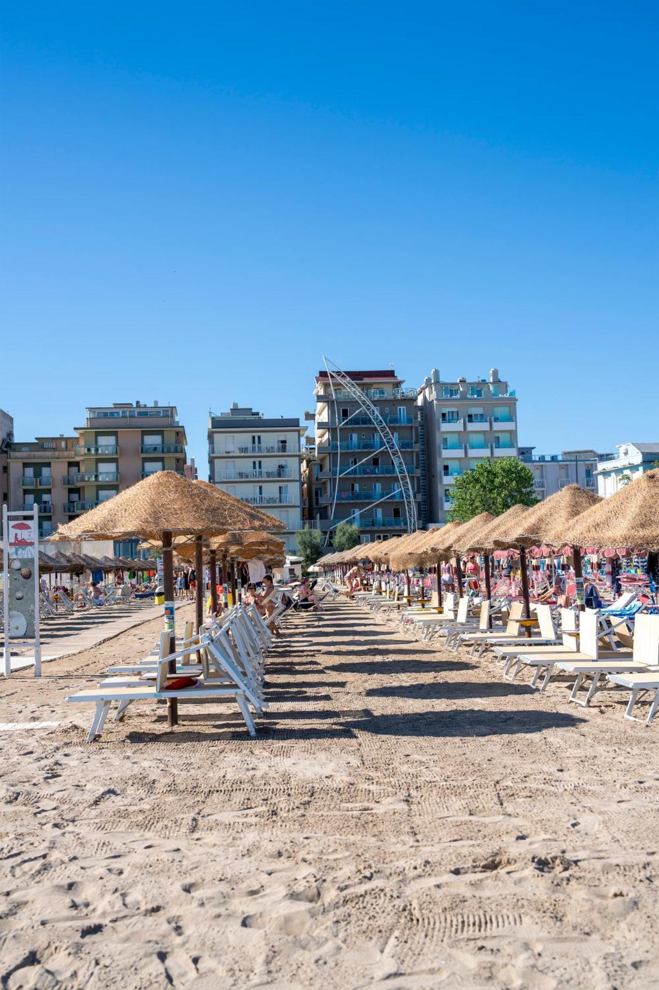 Hotel Rex Габиче Маре Екстериор снимка