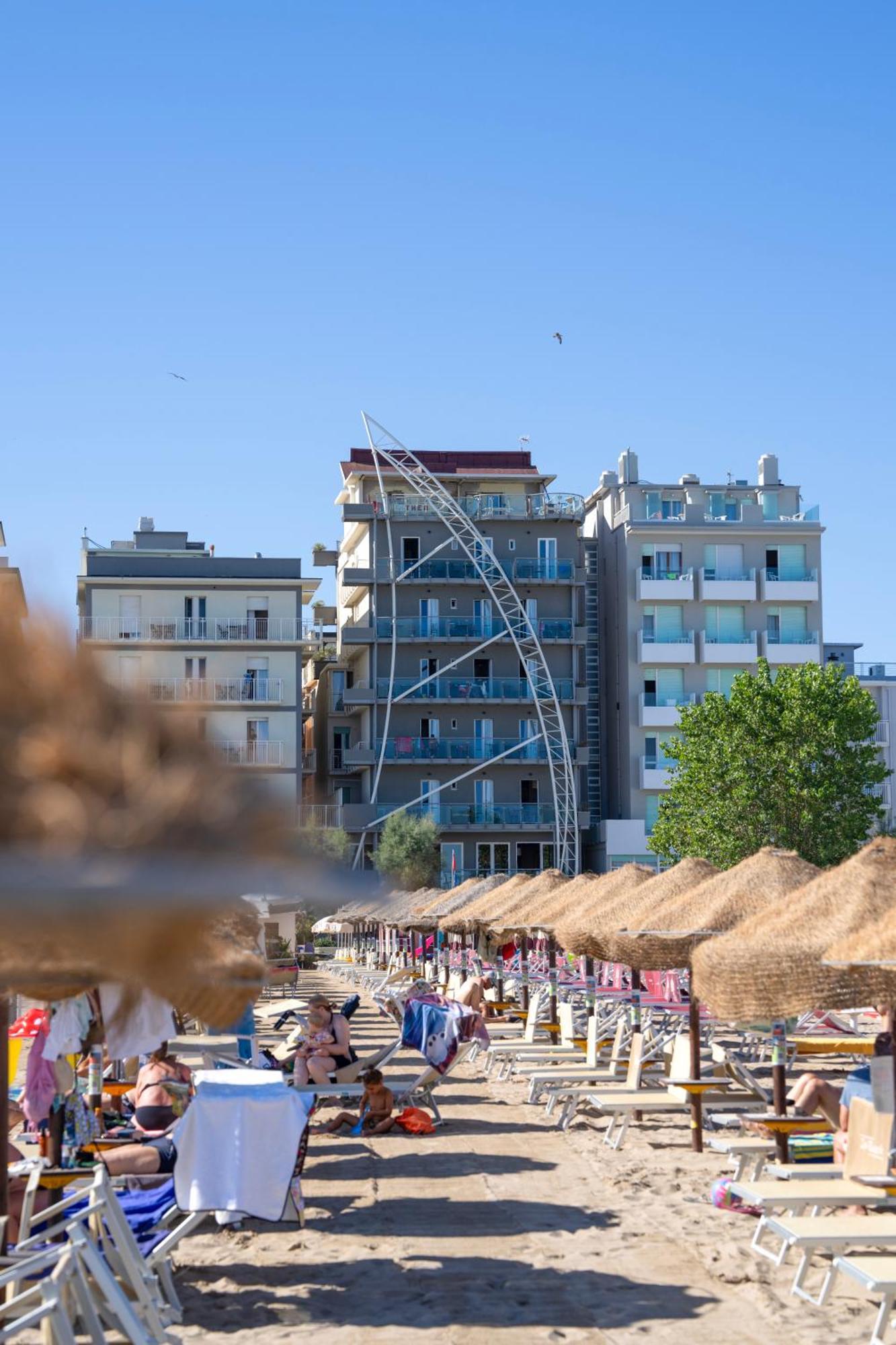 Hotel Rex Габиче Маре Екстериор снимка